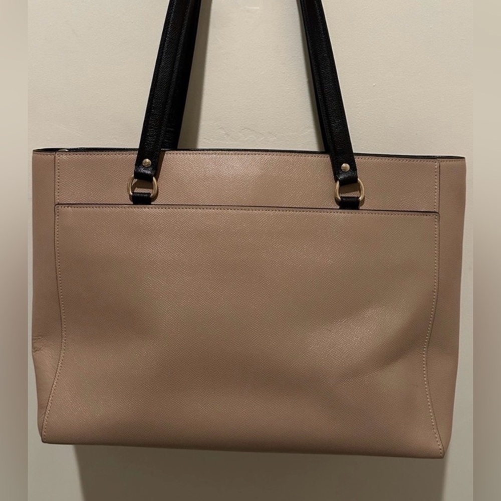 Large Coach Tote - Beige and Black Shoulder Bag with laptop pocket. - Picture 4 of 10